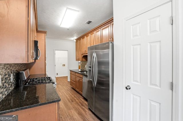 205 Streamside Drive, Roswell, GA 30076