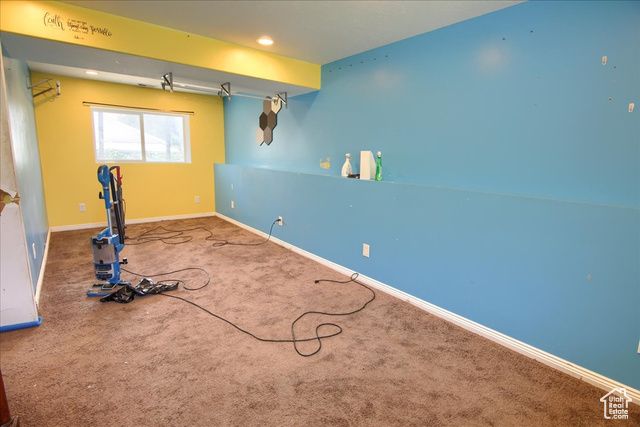 1255 N WILLARD PEAK DR, Ogden, UT 84404