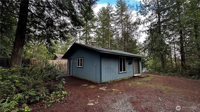 271 Salmon Street, Brinnon, WA 98320