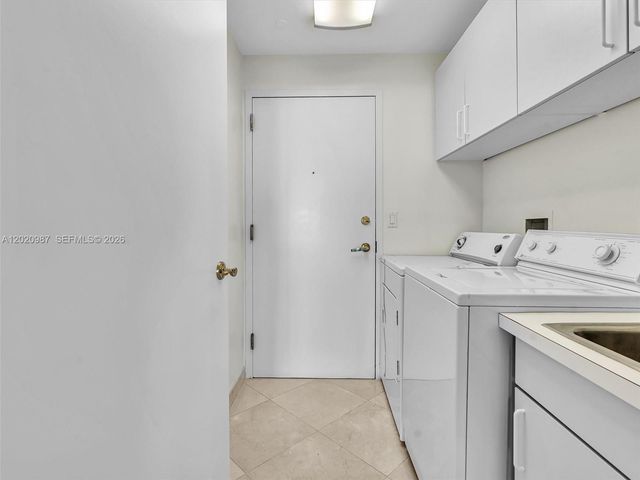 10101 Collins Ave 18C + CABANA, Bal Harbour, FL 33154