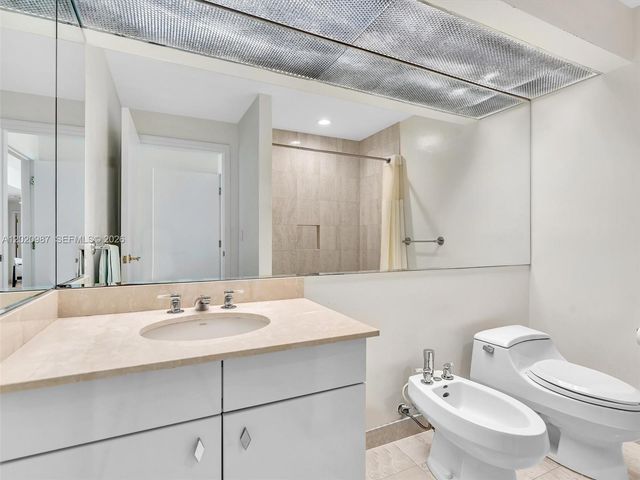 10101 Collins Ave 18C + CABANA, Bal Harbour, FL 33154