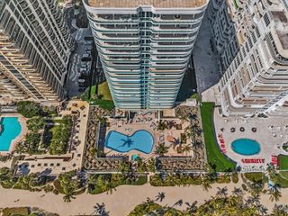 10101 Collins Ave 18C + CABANA, Bal Harbour, FL 33154
