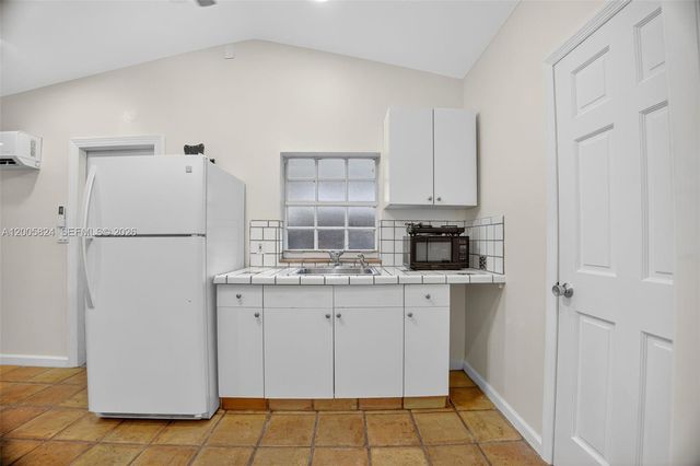 7941 SW 37th Ter studio, Miami, FL 33155