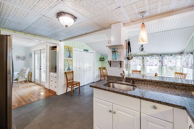 281 Gosnold Street, Hyannis, MA 02601