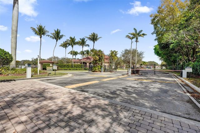 4501 Windmill Palm Way, Green Acres, FL 33463