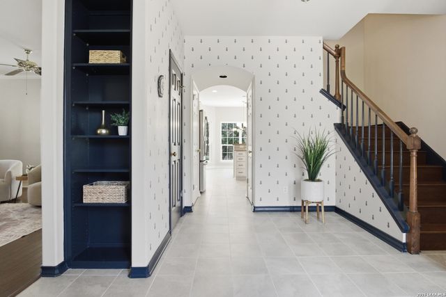 203 Kendall Pointe Dr, Boerne, TX 78015