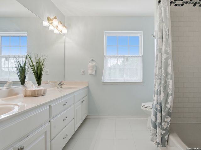 203 Kendall Pointe Dr, Boerne, TX 78015
