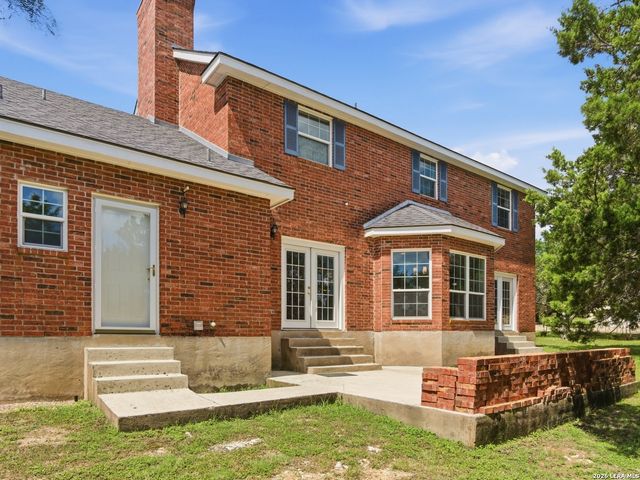 203 Kendall Pointe Dr, Boerne, TX 78015