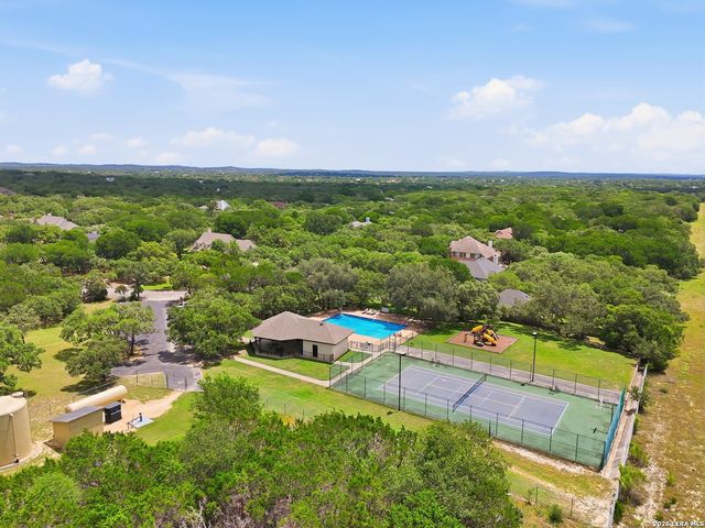 203 Kendall Pointe Dr, Boerne, TX 78015