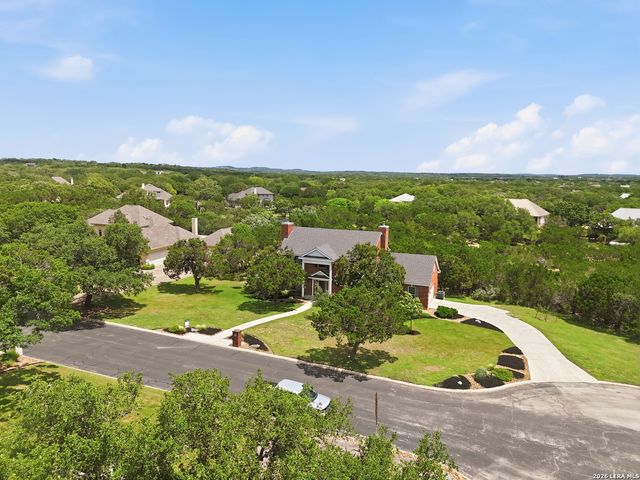 203 Kendall Pointe Dr, Boerne, TX 78015