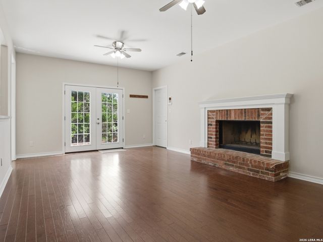203 Kendall Pointe Dr, Boerne, TX 78015