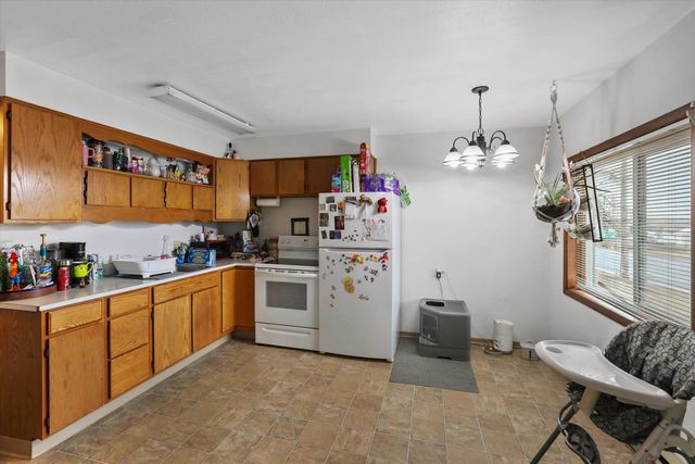 555 W Broadway Ave, Reardan, WA 99029