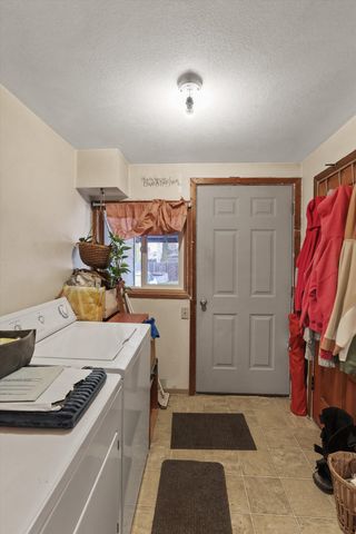 555 W Broadway Ave, Reardan, WA 99029