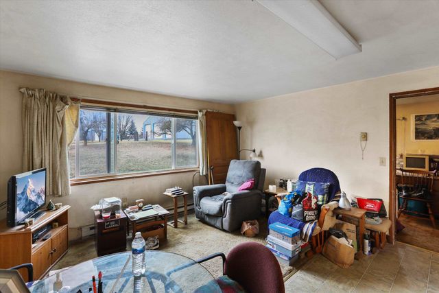 555 W Broadway Ave, Reardan, WA 99029
