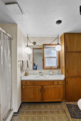 555 W Broadway Ave, Reardan, WA 99029