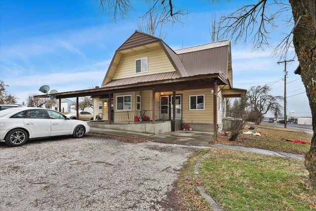 555 W Broadway Ave, Reardan, WA 99029