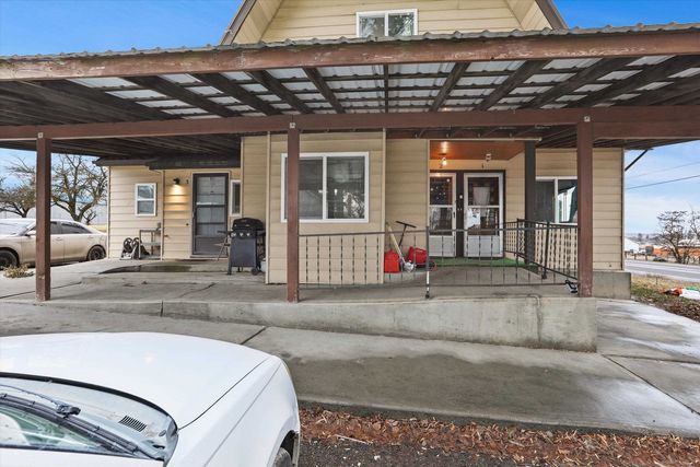 555 W Broadway Ave, Reardan, WA 99029