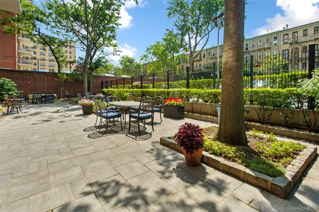 52-30 39th Drive 12L, Woodside, NY 11377