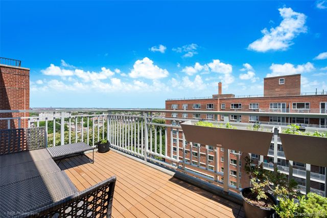 52-30 39th Drive 12L, Woodside, NY 11377