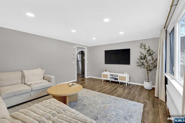 322 Broughton Avenue, Bloomfield, NJ 07003