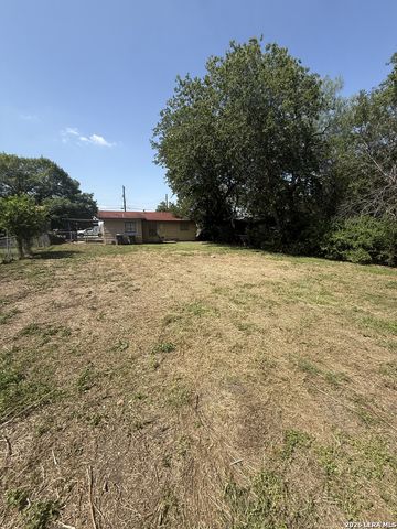 3320 K ST, San Antonio, TX 78220