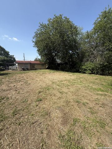 3320 K ST, San Antonio, TX 78220