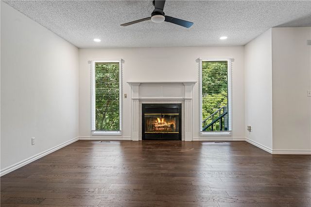 7 Whitwick Lane, Bella Vista, AR 72715