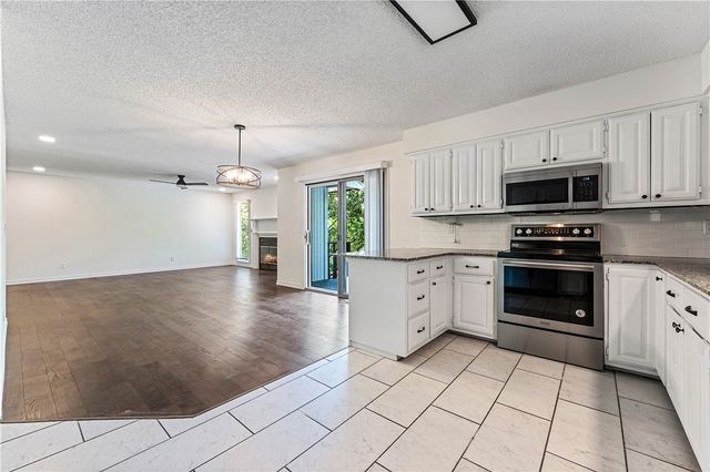 7 Whitwick Lane, Bella Vista, AR 72715