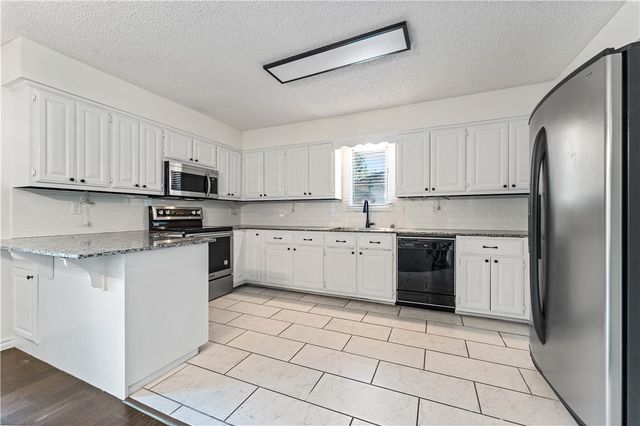 7 Whitwick Lane, Bella Vista, AR 72715