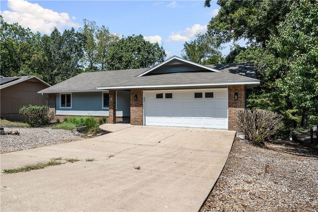 7 Whitwick Lane, Bella Vista, AR 72715