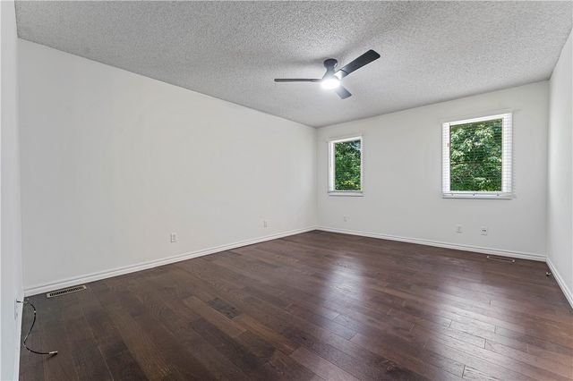 7 Whitwick Lane, Bella Vista, AR 72715