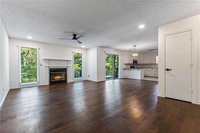 7 Whitwick Lane, Bella Vista, AR 72715