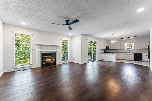 7 Whitwick Lane, Bella Vista, AR 72715