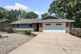 7 Whitwick Lane, Bella Vista, AR 72715
