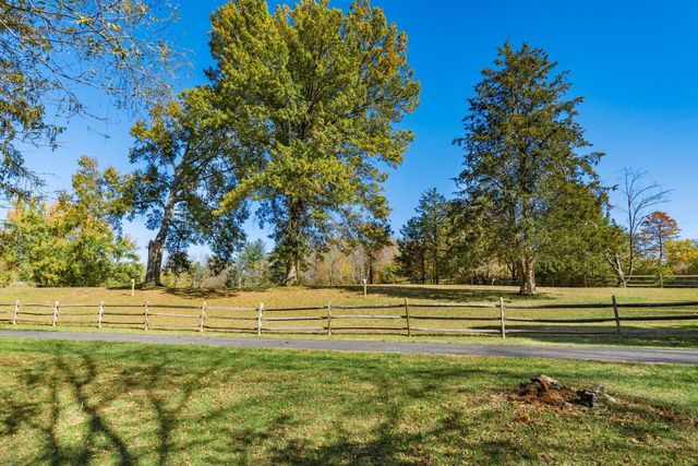 3596 Goose Lane, Granville, OH 43023