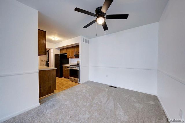 39887 Village Wood Lane, Novi, MI 48375