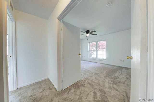 39887 Village Wood Lane, Novi, MI 48375