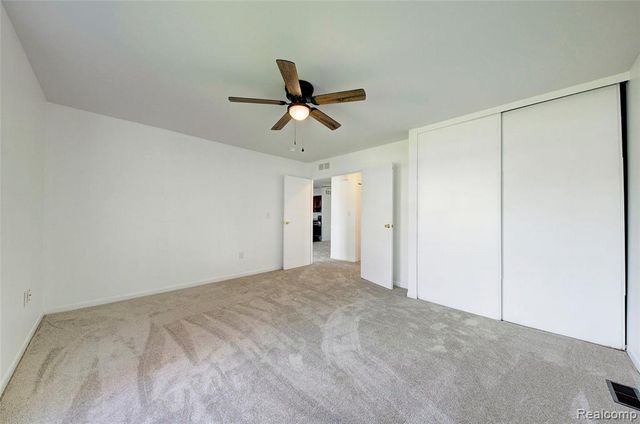 39887 Village Wood Lane, Novi, MI 48375