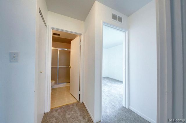 39887 Village Wood Lane, Novi, MI 48375