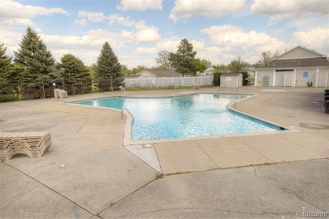 39887 Village Wood Lane, Novi, MI 48375