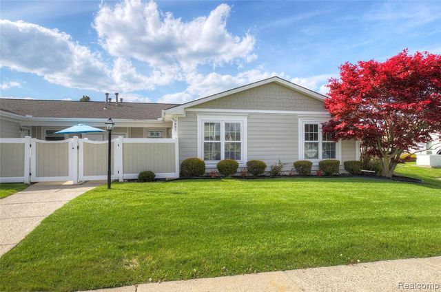 39887 Village Wood Lane, Novi, MI 48375