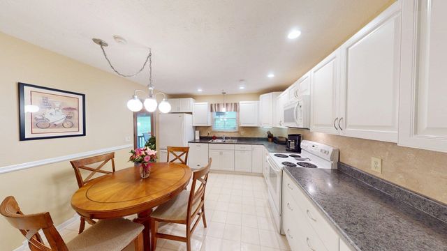 25 Lynn Marr Drive, Huntington, WV 25705