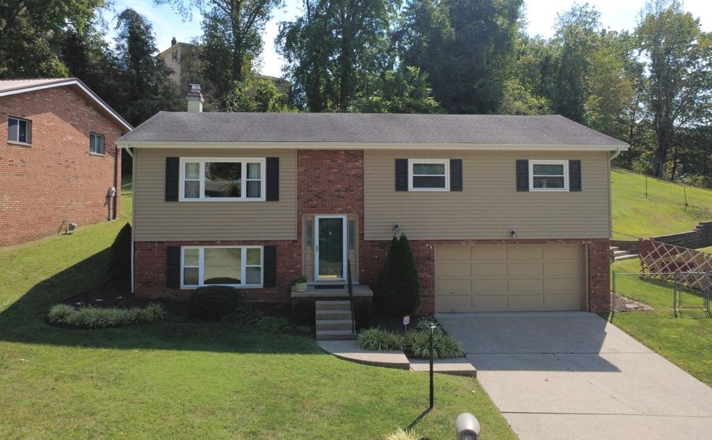 25 Lynn Marr Drive, Huntington, WV 25705