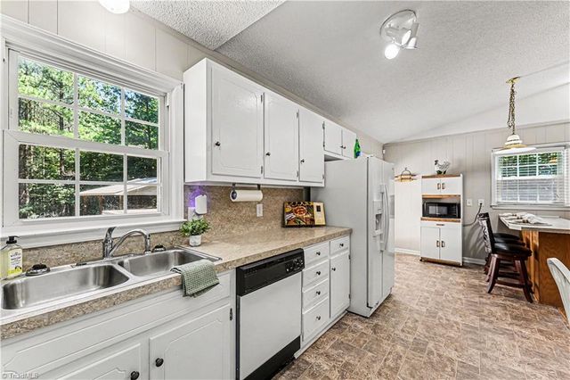 404 Kennedy Farm Road S, Trinity, NC 27370