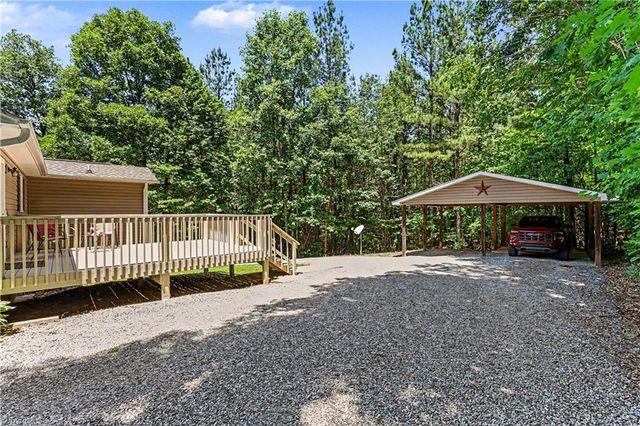 404 Kennedy Farm Road S, Trinity, NC 27370