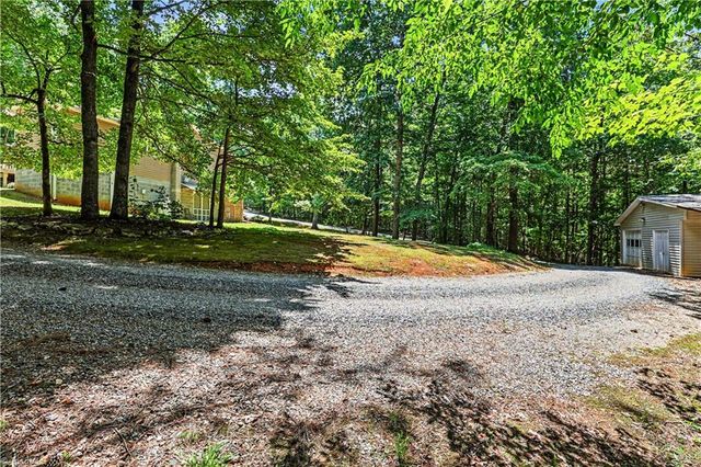 404 Kennedy Farm Road S, Trinity, NC 27370