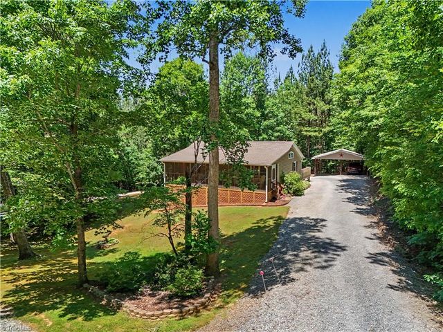 404 Kennedy Farm Road S, Trinity, NC 27370