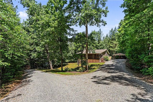 404 Kennedy Farm Road S, Trinity, NC 27370