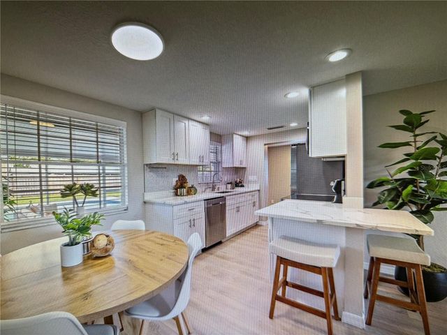 3032 GOLDEN RAIN DRIVE, Sarasota, FL 34232