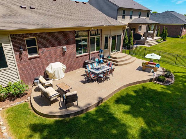 22350 Brantingham Road, Macomb, MI 48044